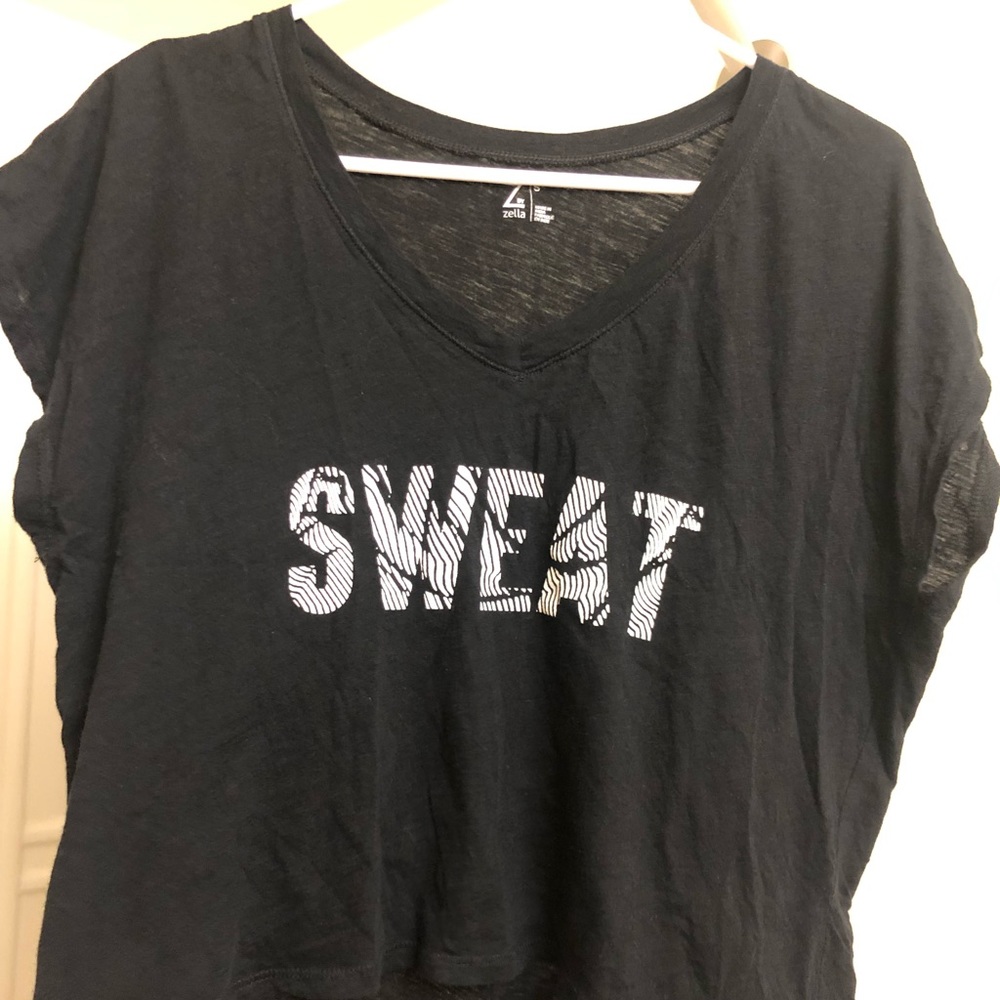 Zella cropped style t shirt